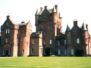 Ayton_Castle_-_geograph.org.uk_-_813849.jpg