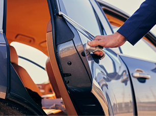 Behind the Wheel in the Sunshine State: A Day in the Life of an Orlando Car Service Chauffeur