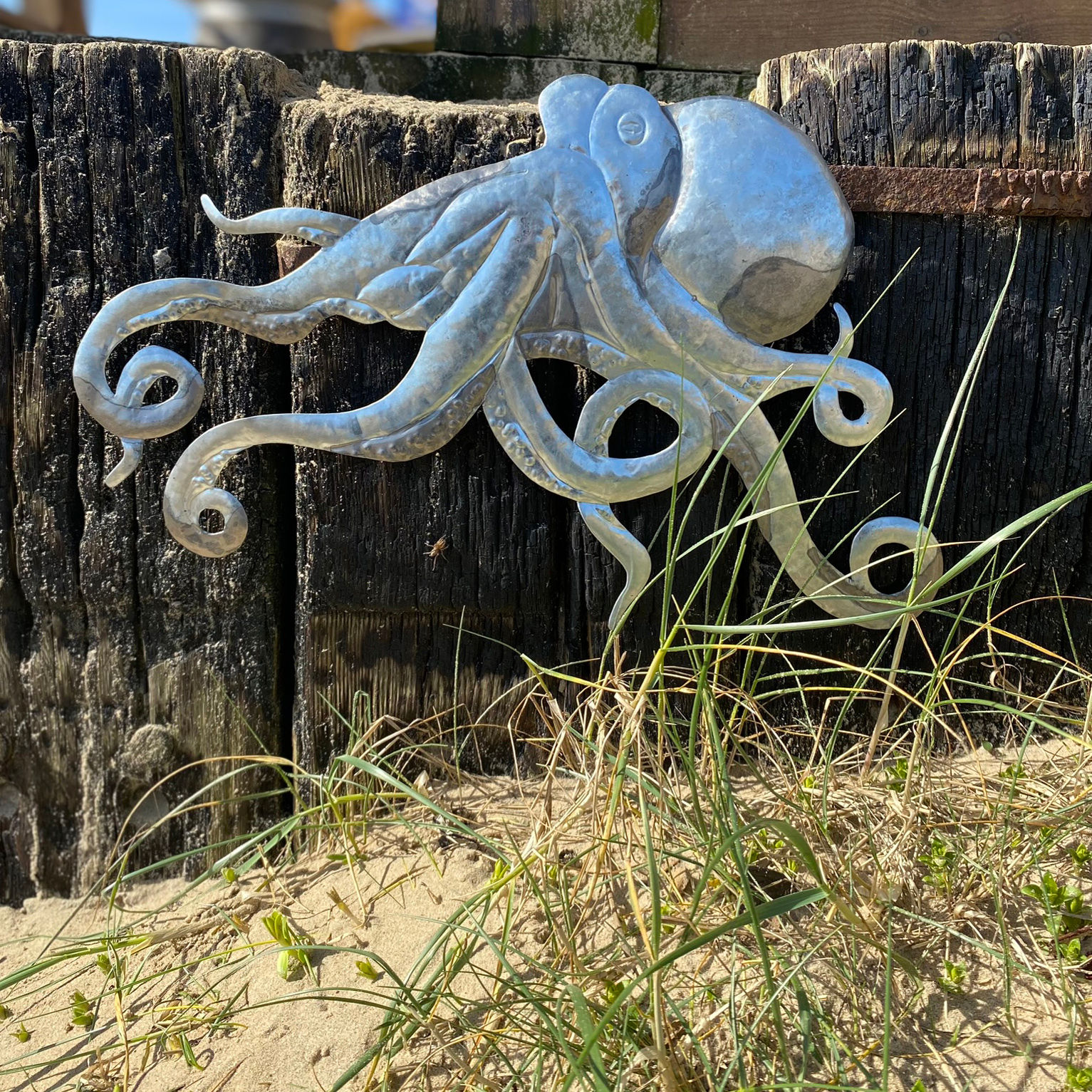 ACID FINISH TIN OCTOPUS WALL ART