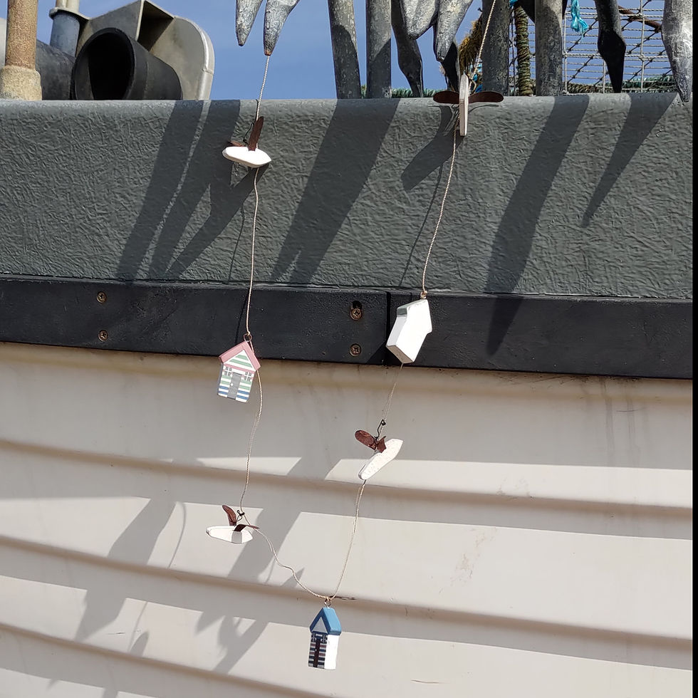 Thumbnail: BEACH HUT & SEAGULL GARLAND