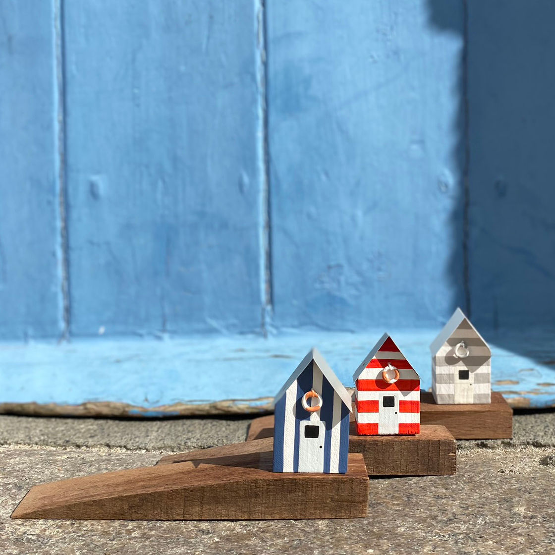 STRIPED BEACH HUT DOORSTOPS