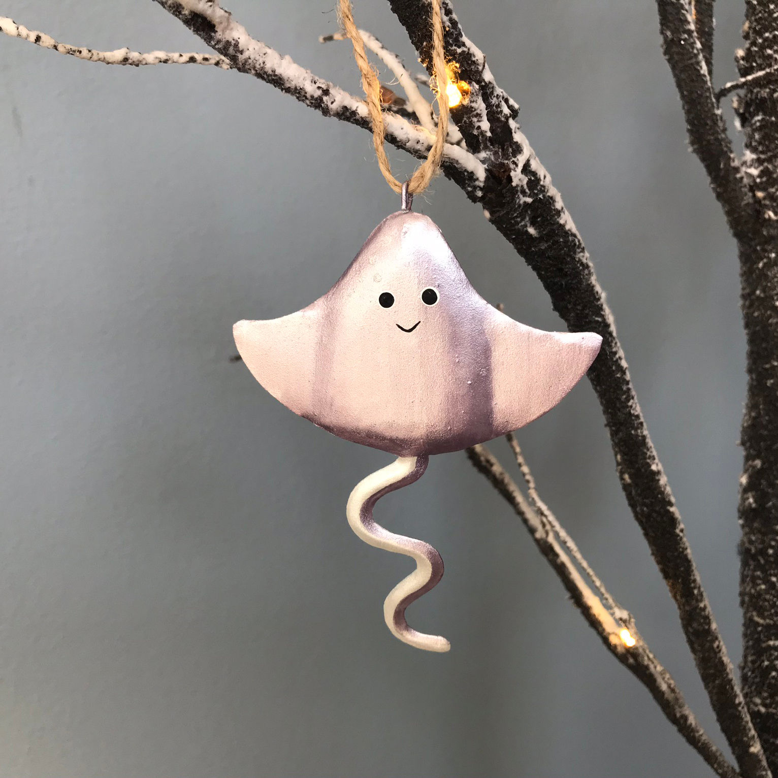 METALLIC RAY CHRISTMAS DECORATION