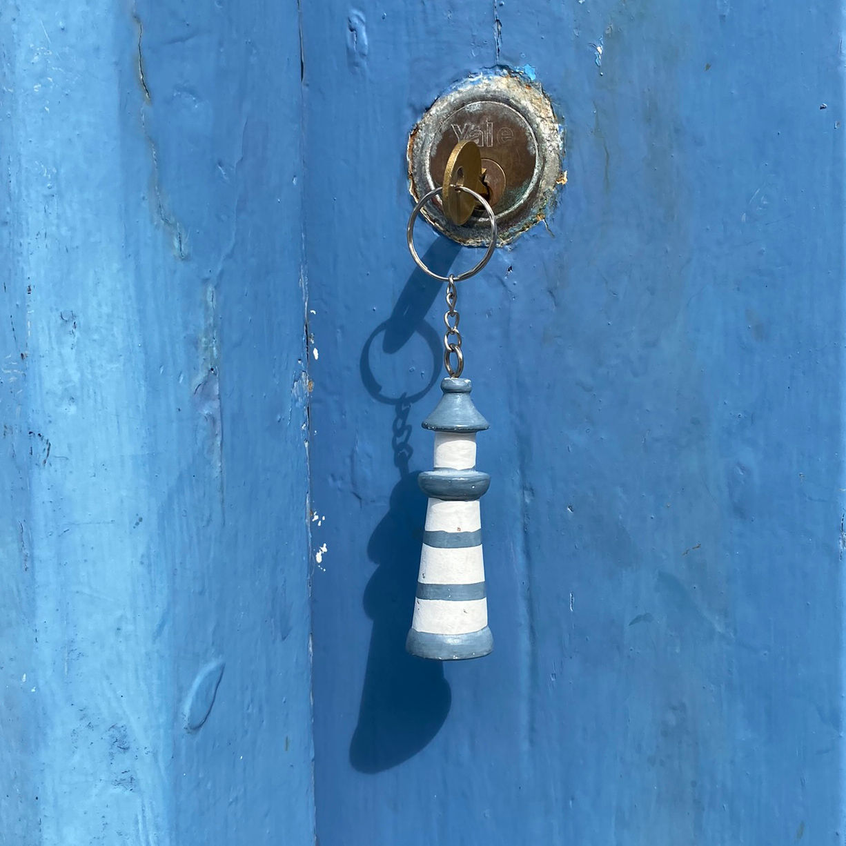 BLUE & WHITE LIGHTHOUSE KEYRING