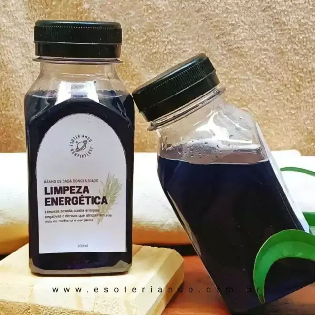 Banho de casa para limpeza pesada com anil e extrato de ervas