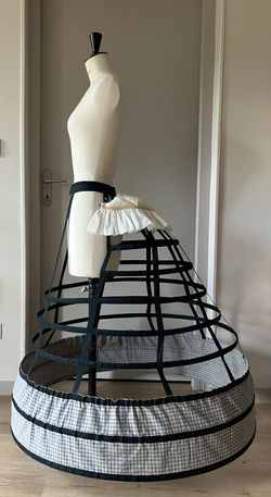 Crinoline elliptique 1860