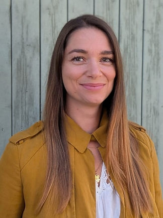 jordana gale sophrologue specialisee perinatalite et petite enfance et praticienne en soins sonores