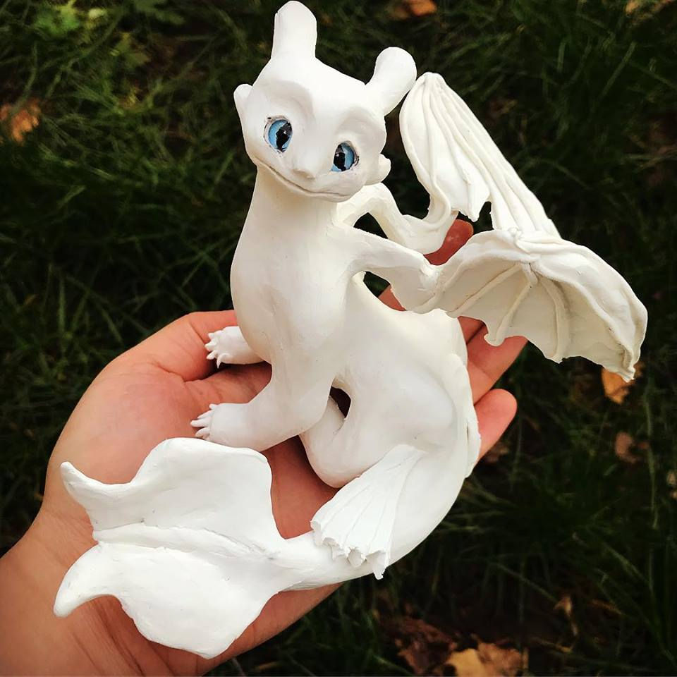 Thumbnail: White light dragon popular character ornament