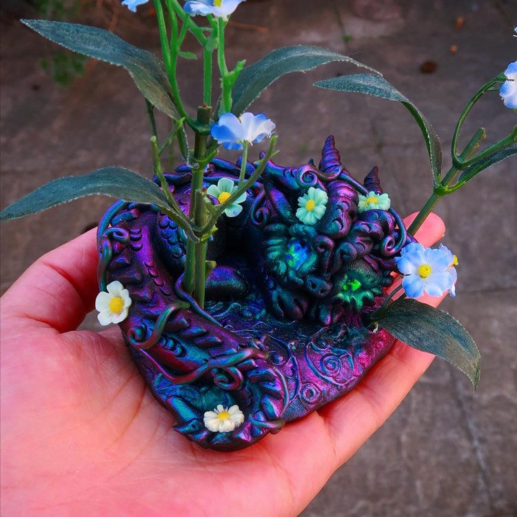 Thumbnail: Dark Daisy Dragon 'Dahlia' Sculpture