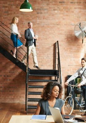 Salariés actifs dans un open space
