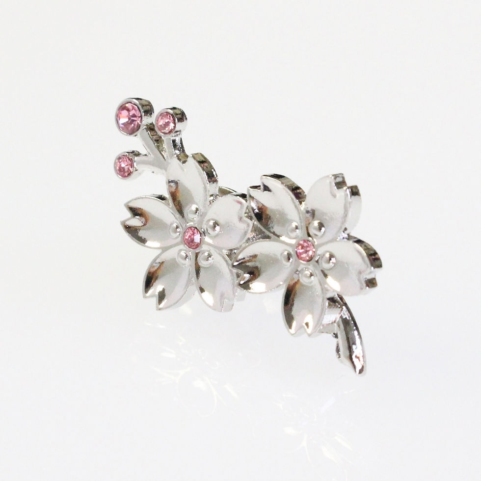 サムネイル： 桜ブローチ　　シルバーカラー　クリスタル