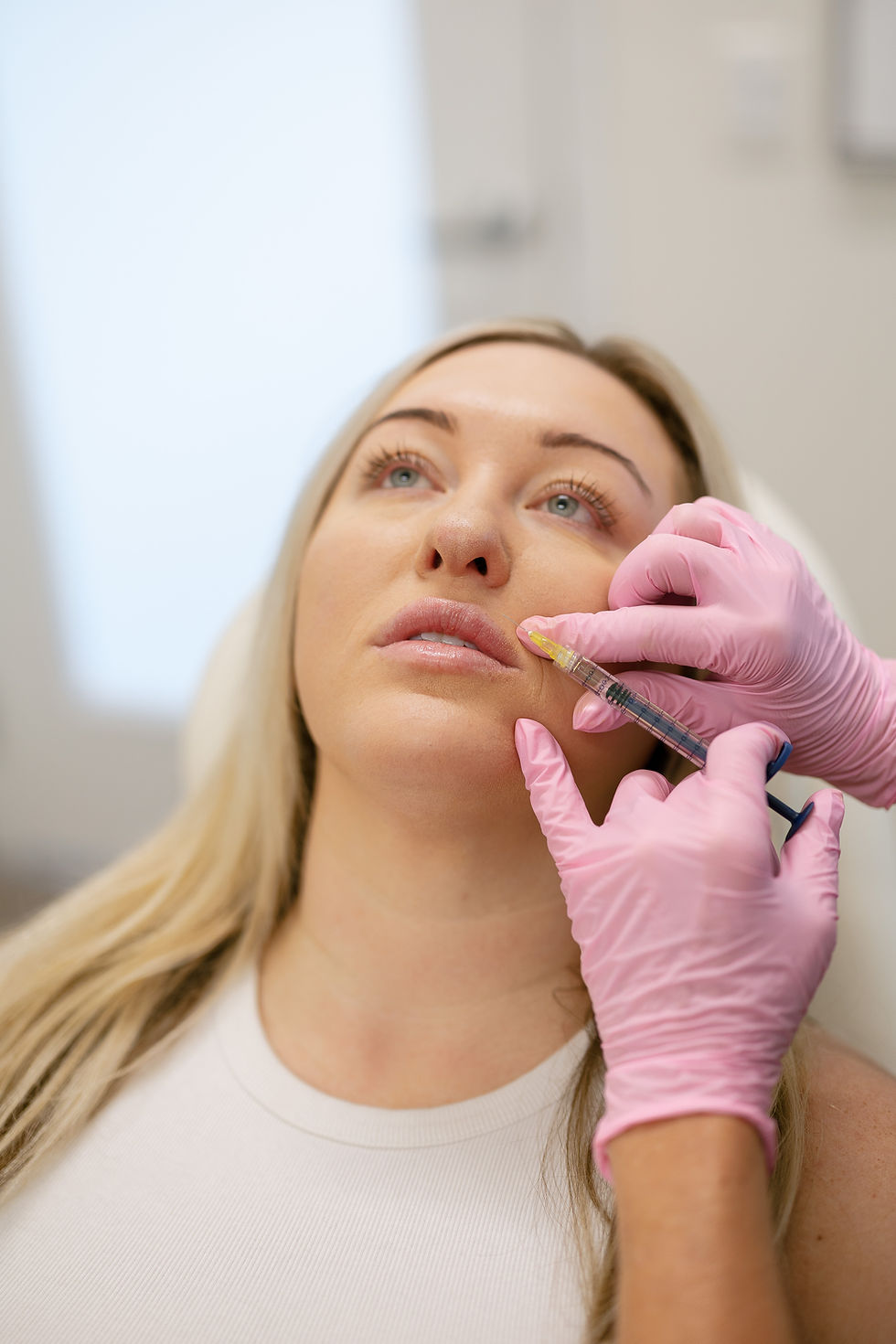 woman getting neurotoxin