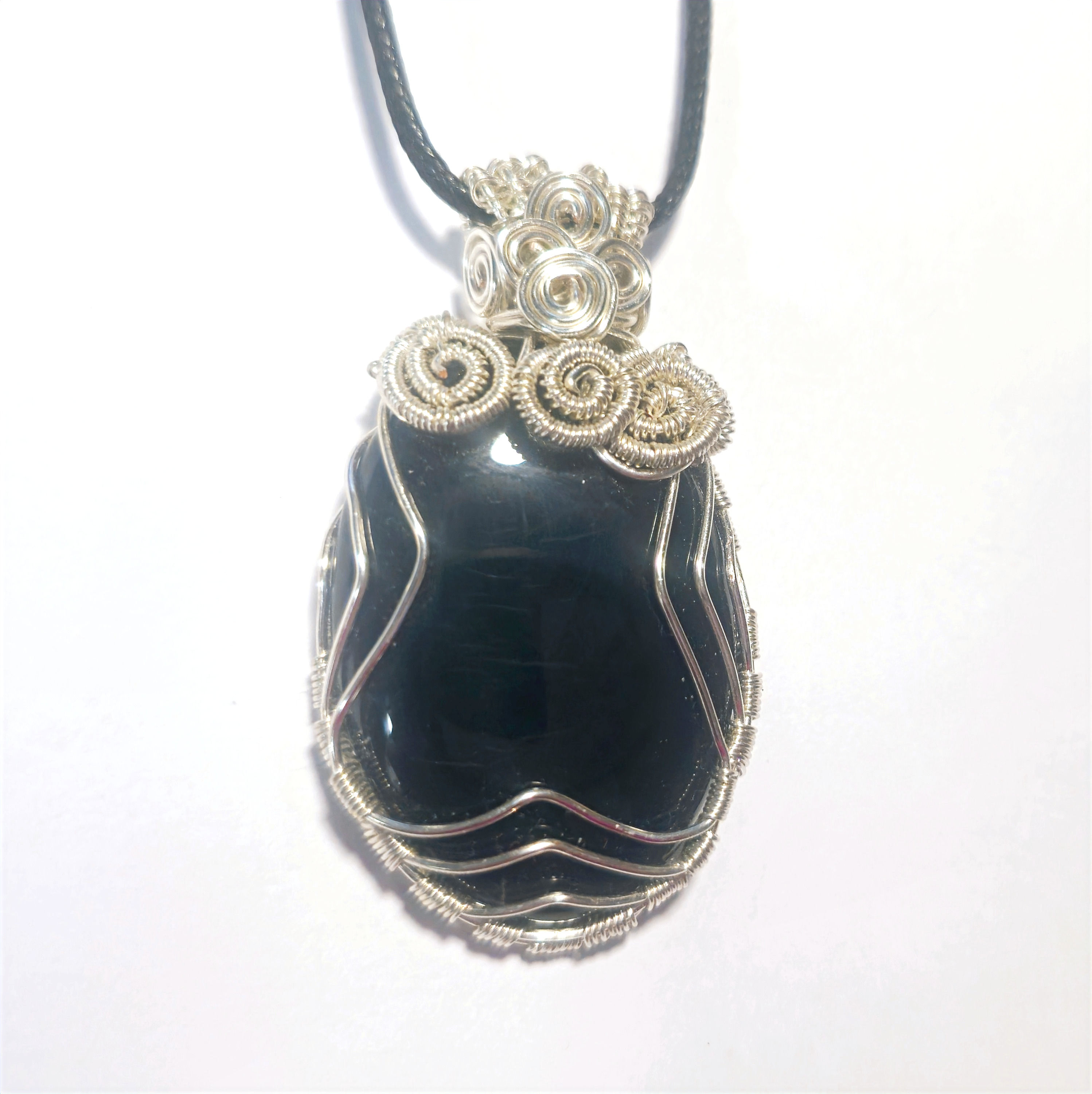 Black Onyx | Wire Weaved Pendant | Maryland