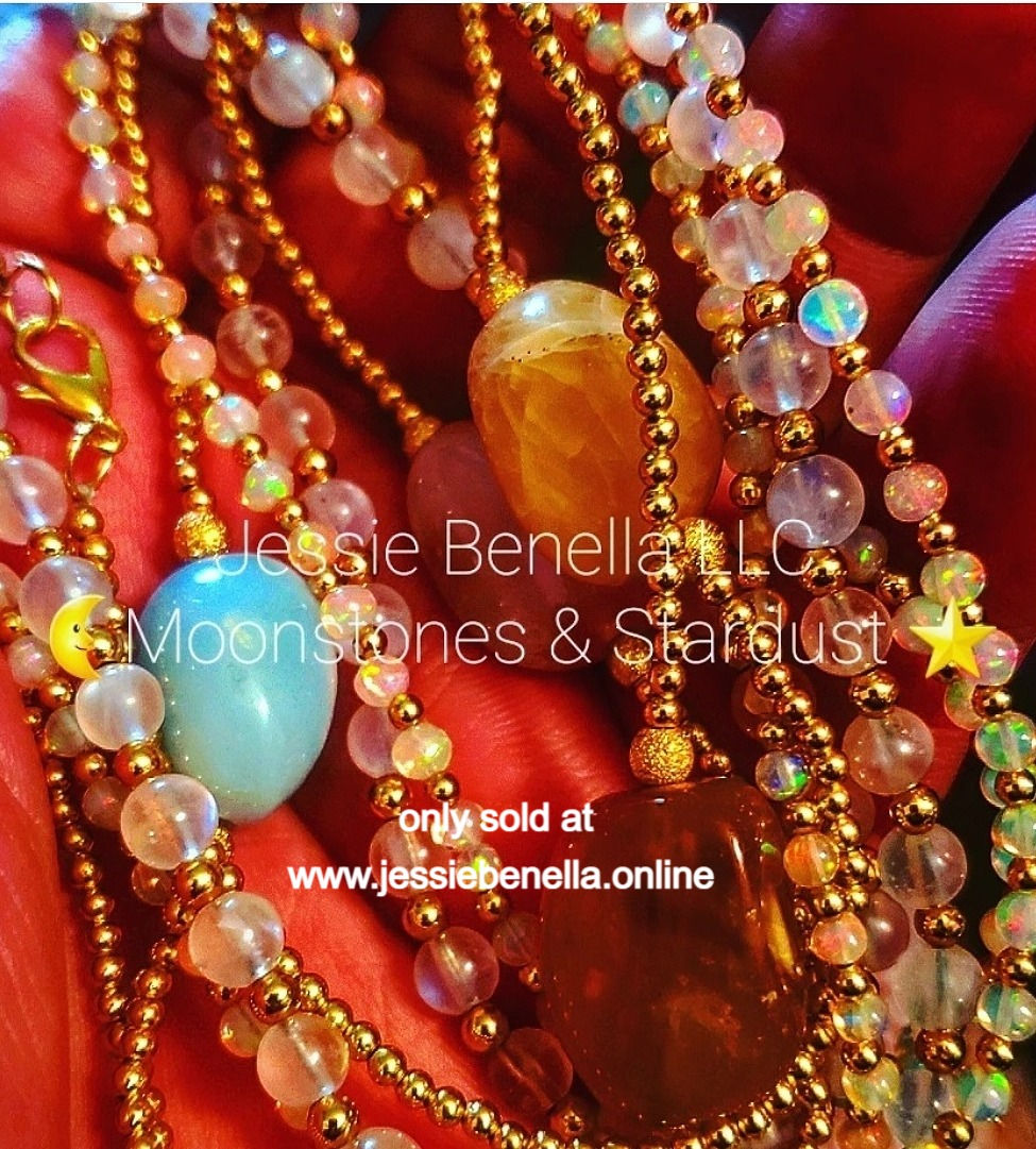 Thumbnail: Ethiopian Opal Waist Bead Chain in 18 Karat Solid Gold