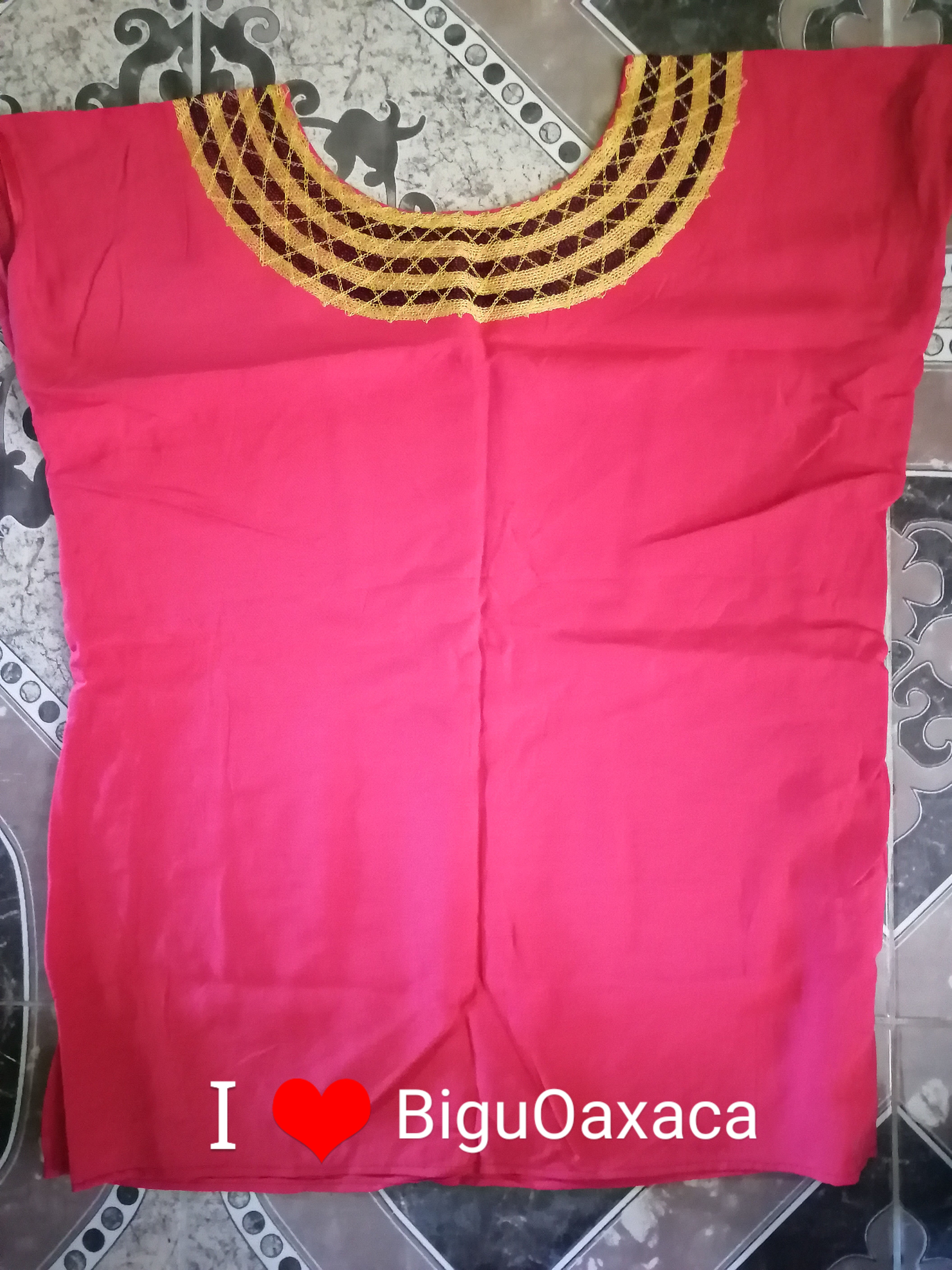 Blusa de Cuello de cadenilla