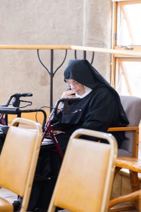 Las monjas dedican sus vidas al servicio silencioso y oculto a Dios y a su Iglesia a través de su or