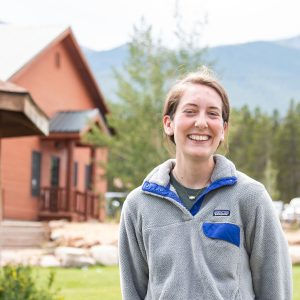 Sarah Corsi, fotografiada en Annunciation Heights, ahora es directora de comunicaciones de la parroquia Light of the World en Littleton. (Foto: André Escaleira, Jr.)