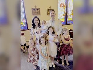 El momento de silencio en el auto que cambió mi vida y me llevó de regreso a la Iglesia