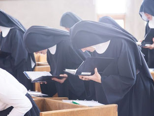 FOTOS EXCLUSIVAS: La vocación oculta de oración por la Iglesia de la Abadía de Santa Walburga