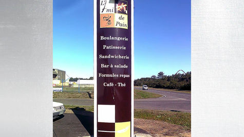 Totem aluminium Bordeaux – signalétique professionnelle Bordeaux Visuel Impact
