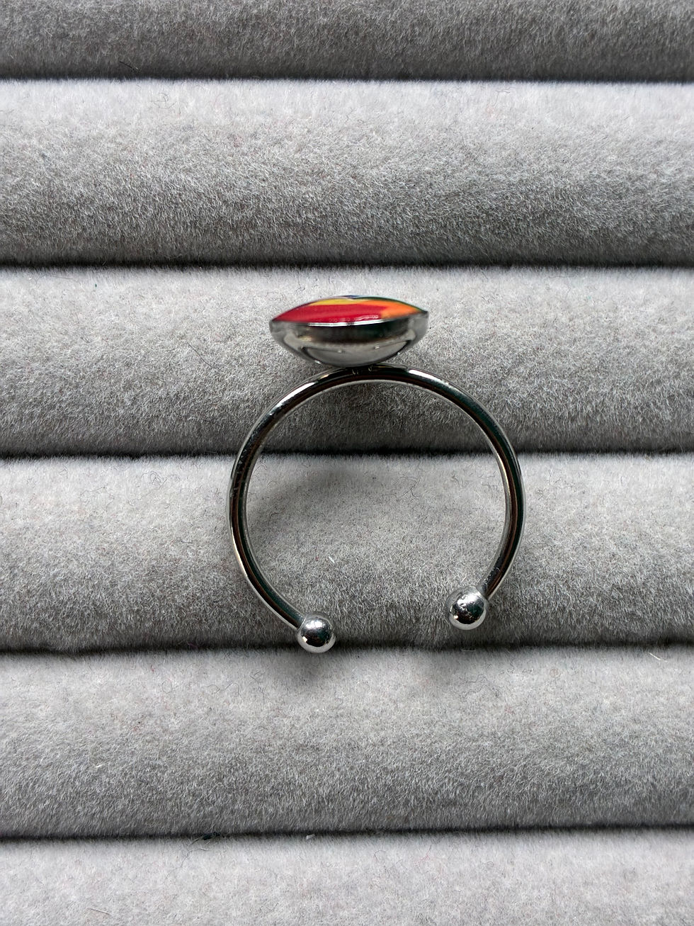 Thumbnail: Rainbow ring on stainless steel adjustable fittings