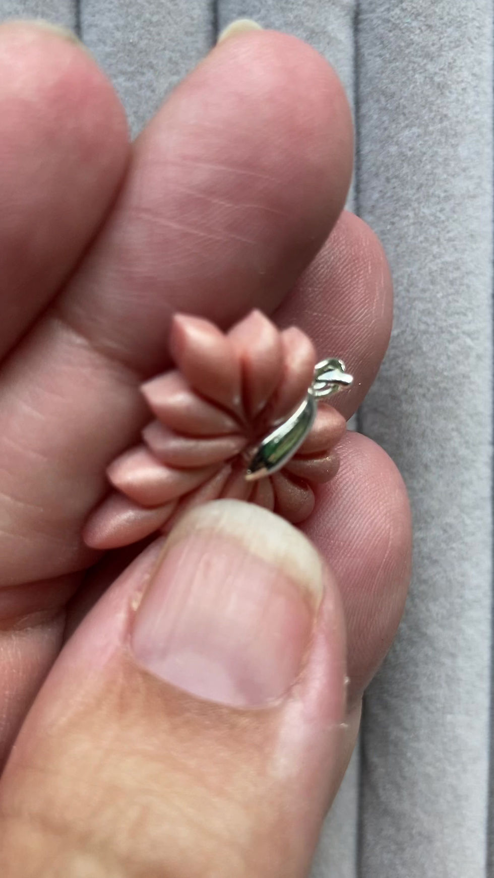 Thumbnail: Pink detailed leaf pendant on 925 silver fittings