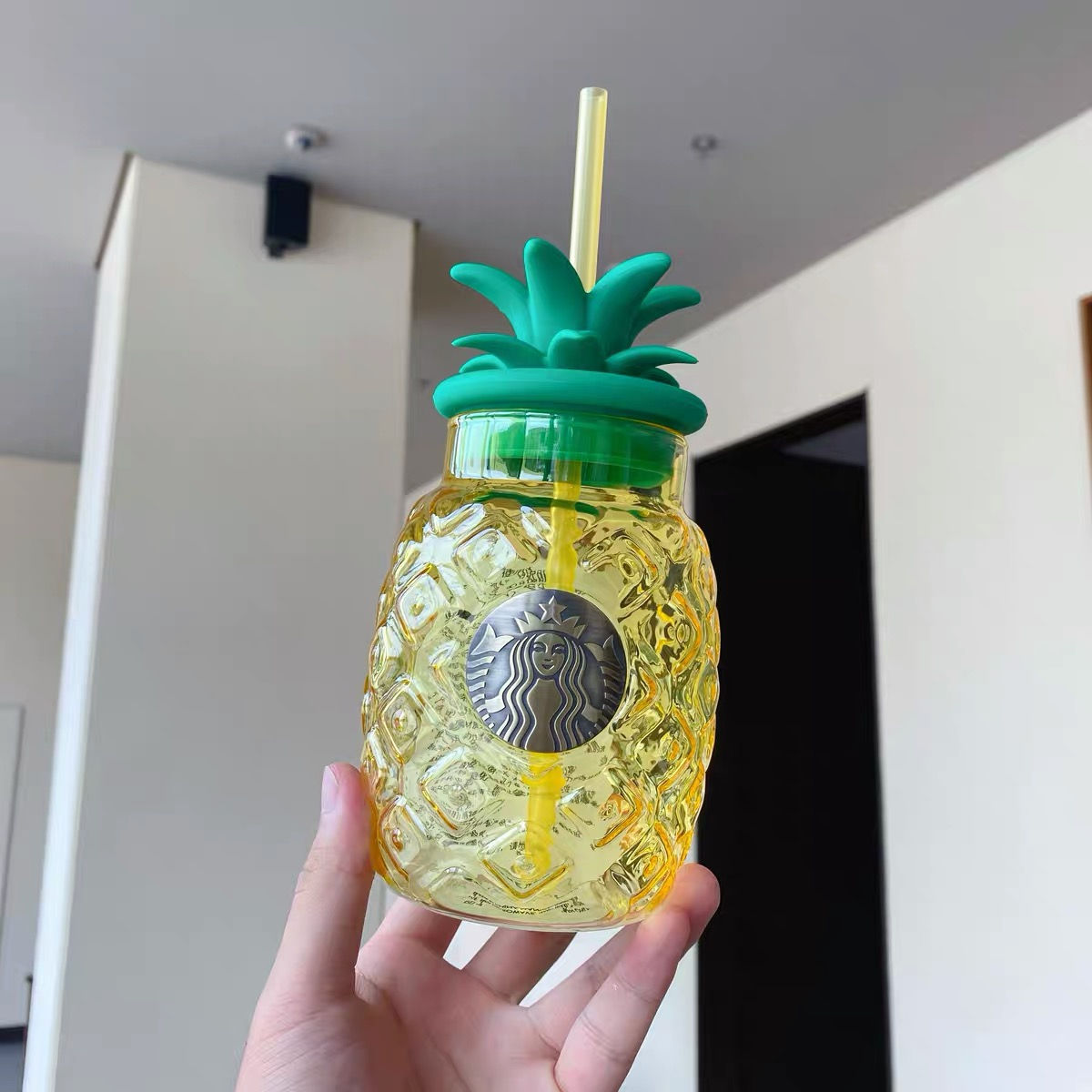 Pinapple Shaped Straw Glass Cup