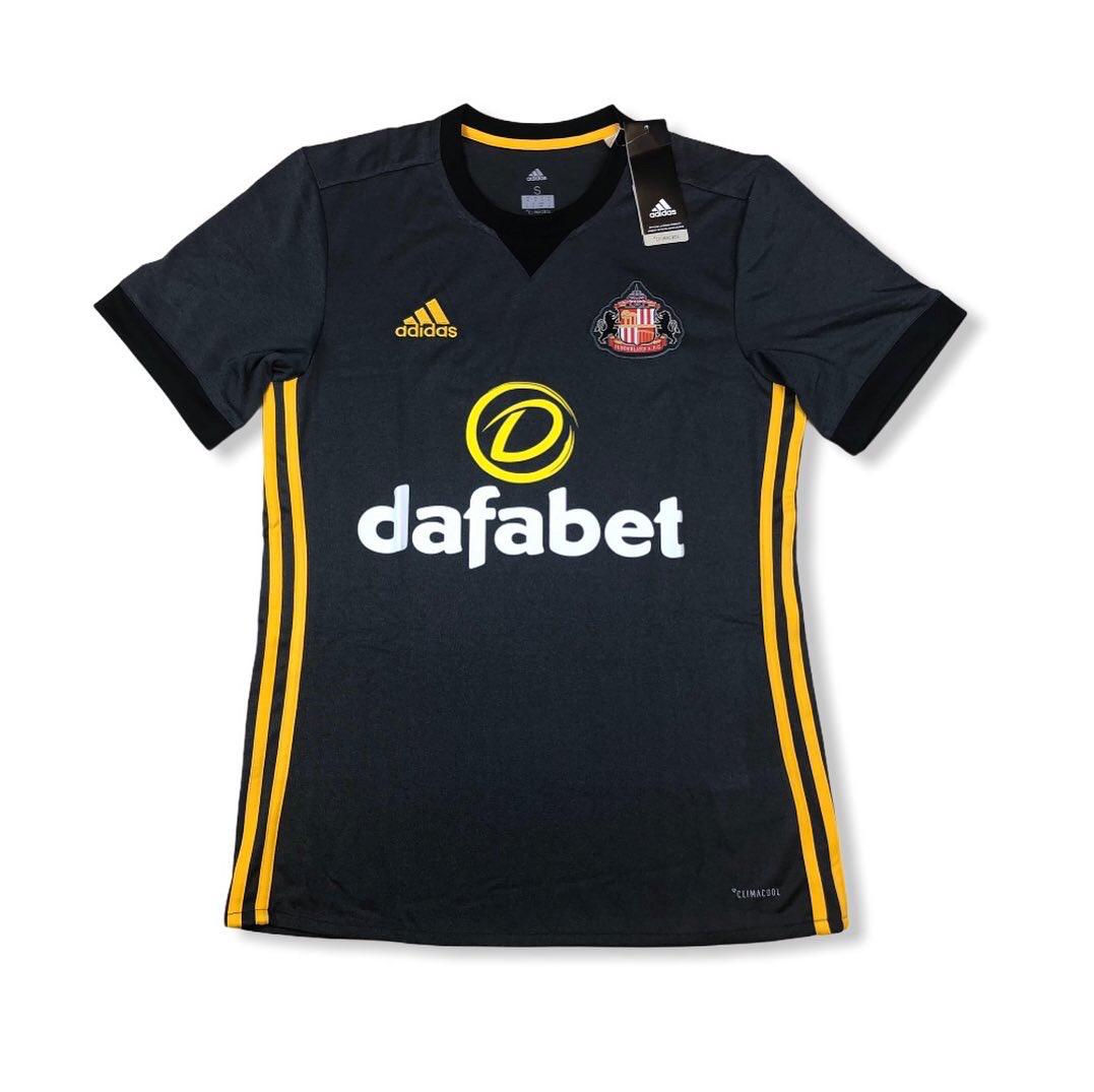 Sunderland  2017 2018 Third (Nova)