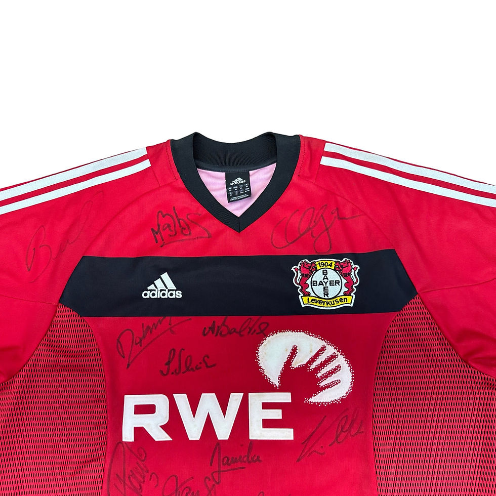 Miniatura: Bayer Leverkusen 2003 2004 Home #11 França (Nota: 9,5)