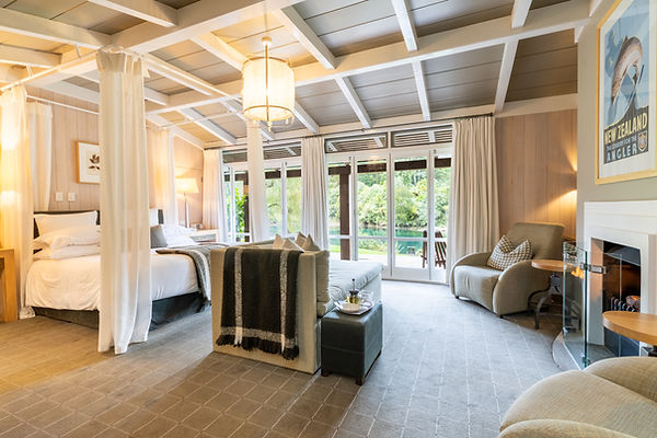 Room and outside view at Huka Lodge - Taupo.