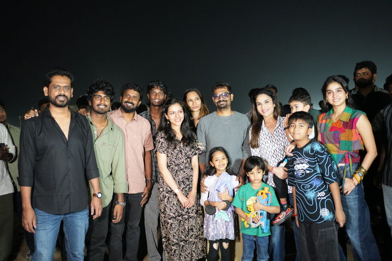 பெசன்ட் நகர் கடற்கரையில் ஒளிர்ந்த ‘வித் லவ்’ – ரசிகர்களை வியப்பில் ஆழ்த்திய ட்ரோன் ஷோ!!