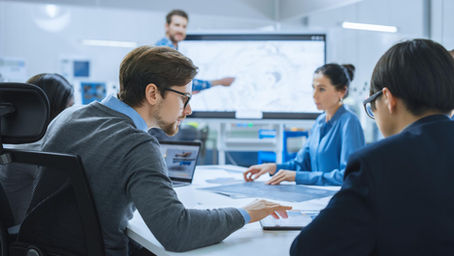 Formation CSE à La Défense : sessions pour les entreprises du quartier d’affaires
