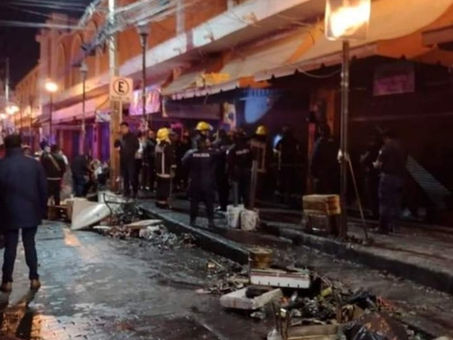 Incendio en un puesto de pirotecnia en el mercado Primero de Mayo