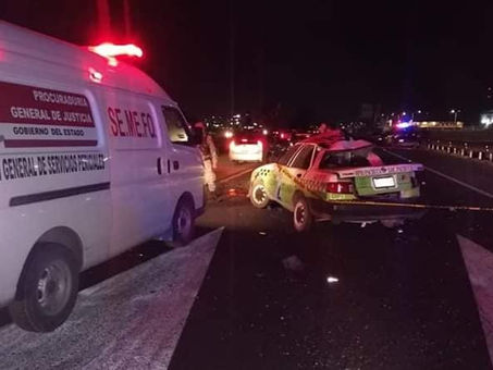 ACCIDENTE ENTRE UNA CAMIONETA Y UN TAXI SOBRE LA CARRETERA MÉXICO-PACHUCA COMO SALDO UNA PERSONA MUE