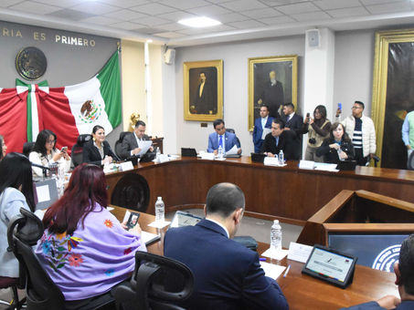 Andrés Velázquez presenta iniciativa para modificar periodos de sesiones ordinarias