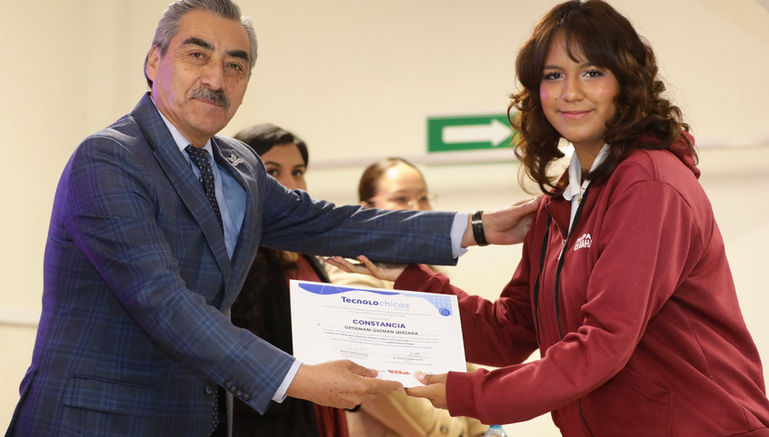 Diseñan, programan y rompen barreras estudiantes de la UAEH en Tecnolochicas