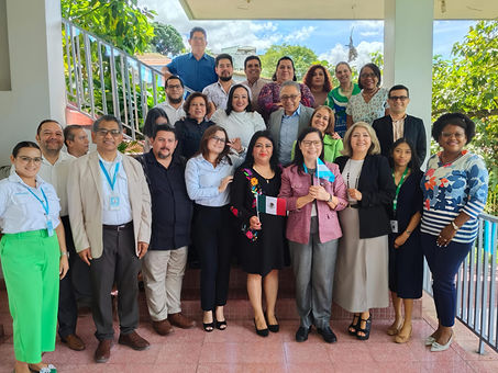 Fortalecen formación docente en reunión regional en Honduras