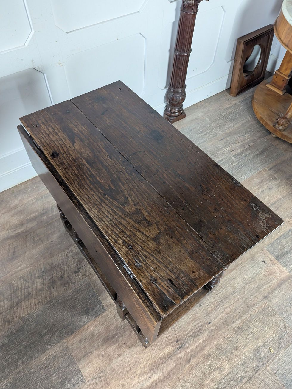 Thumbnail: 18th-Century Solid Oak Gate Leg Table