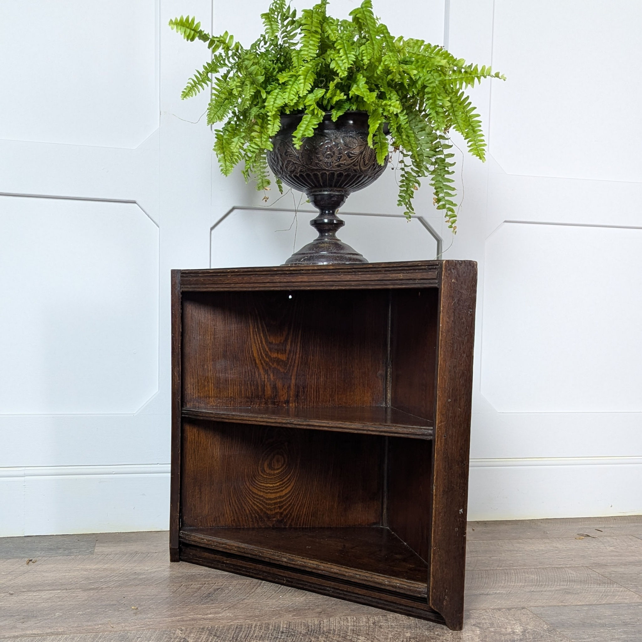 Solid Oak Wall Or Floor Standing Corner Shelf - Late Victorian/Edwardian
