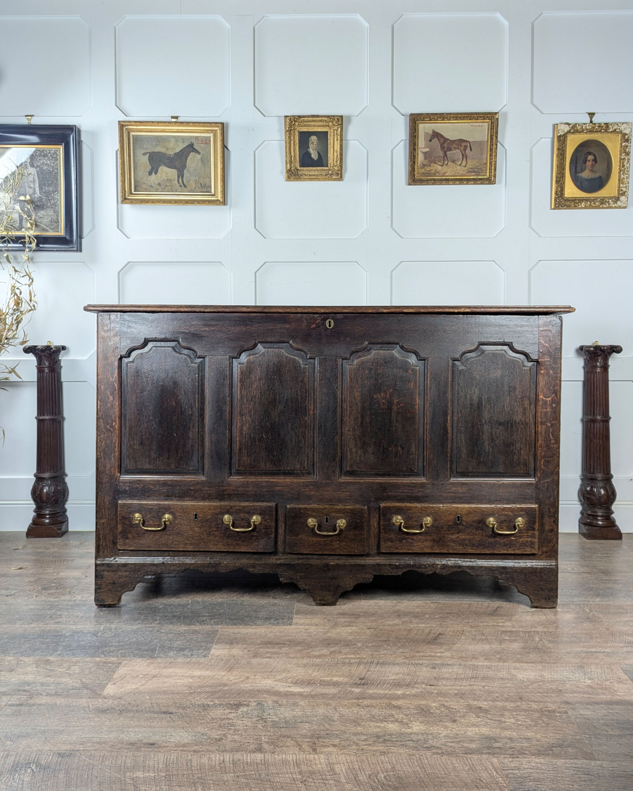 Large 18th-Century Oak Mule Chest With Drawers And Hidden Storage