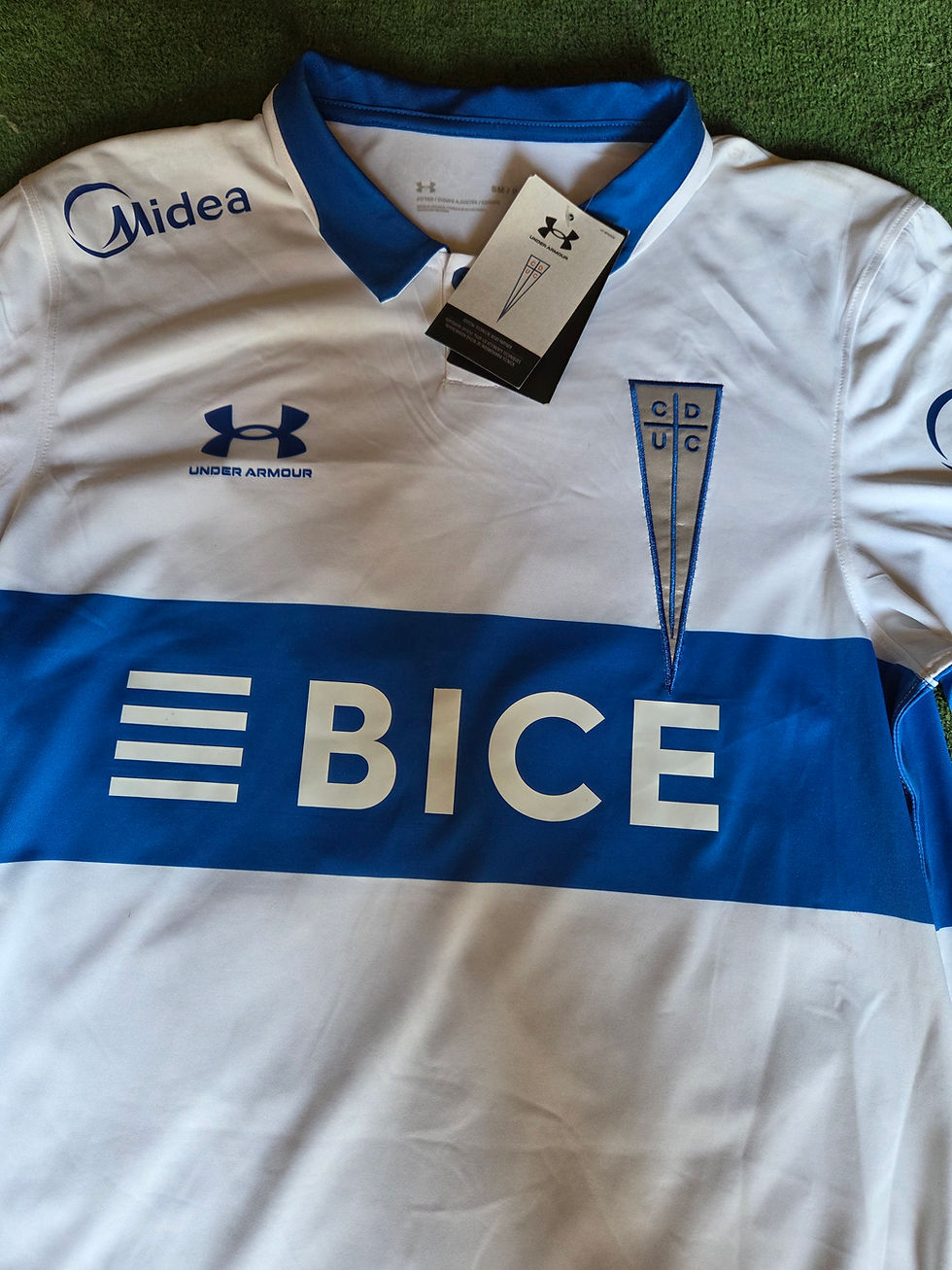 Miniatura: Camiseta Universidad Católica 85 años