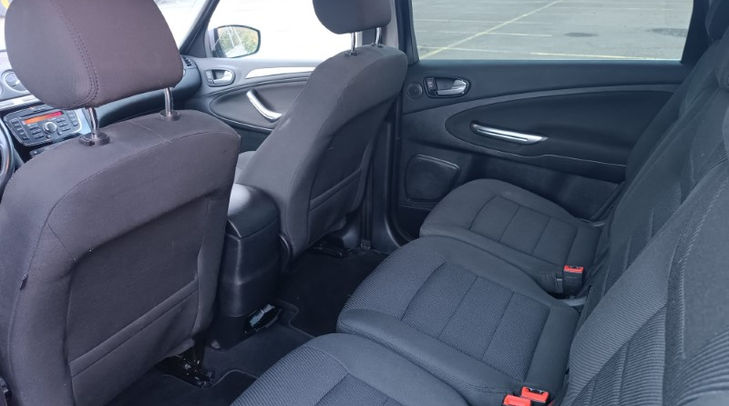 Ford S-Max_02.jpeg