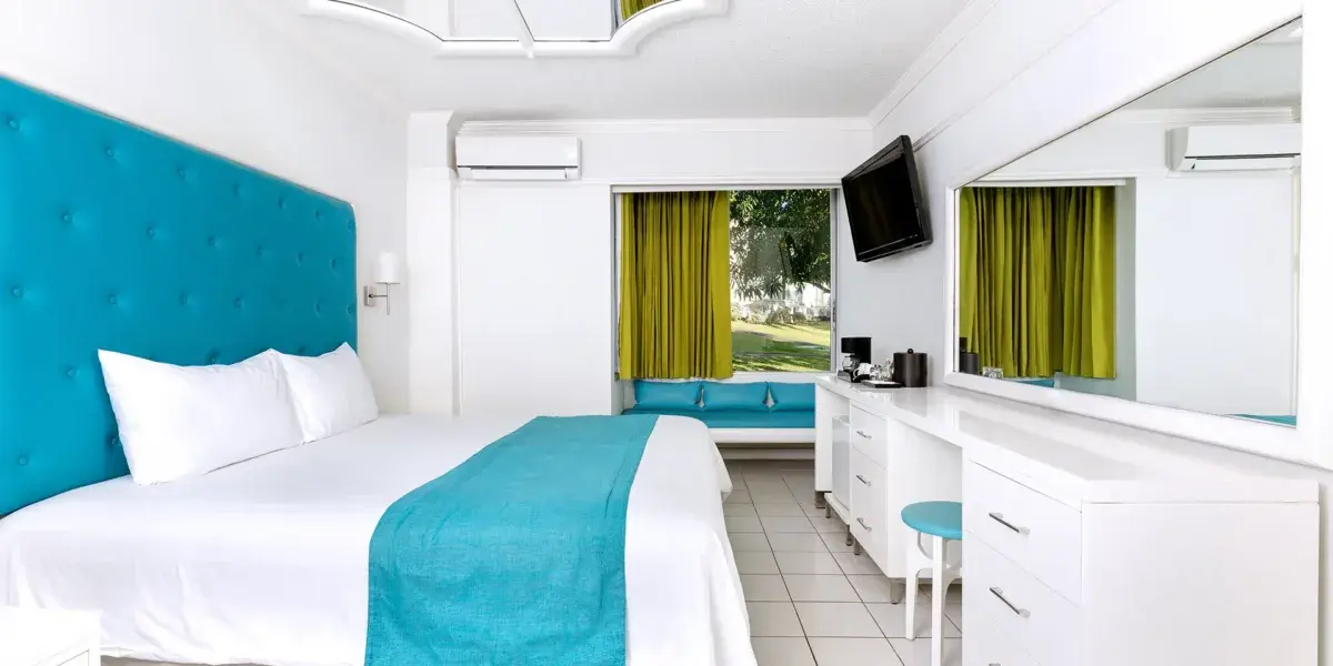 Hedo Garden View Clothing Optional