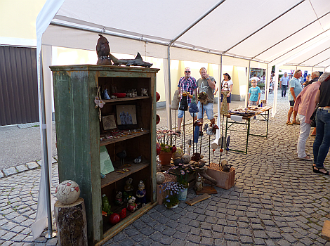 Alter Kasten am Kunst- und Handwerksmarkt
