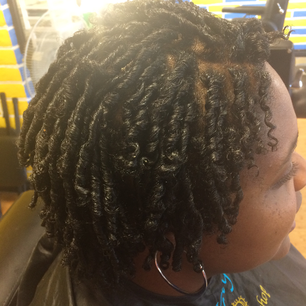 What I Wish People Would Have Told Me About Locking My Hair