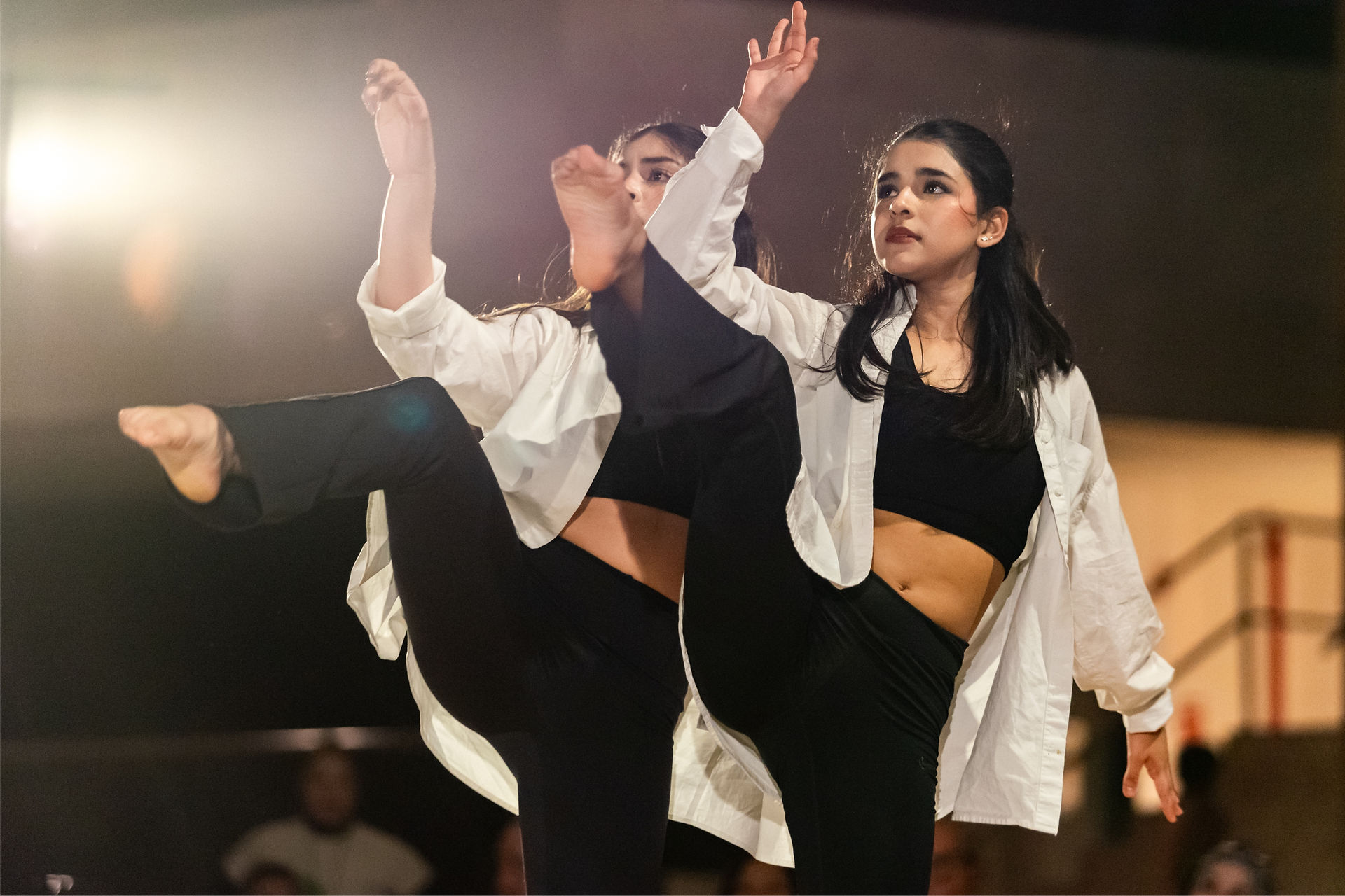 Fade Dance School / Coreografía: Alejandra Ramírez  Intérpretes: Valia Fernanda Lomeli y Marianna Paola López