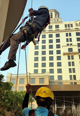Rescue Team, Inspection, Dome Cleaning