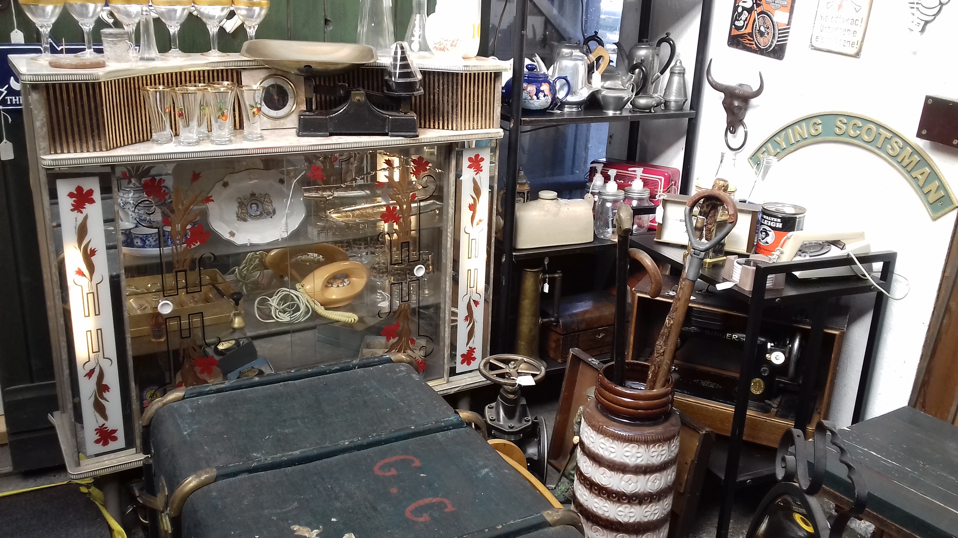 Crews Hill Vintage Emporium, Enfield, London.