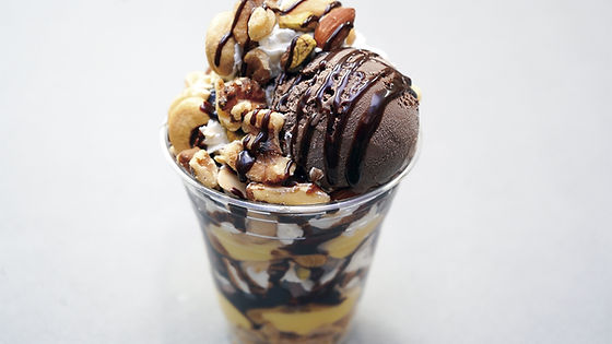 ごろごろナッツのチョコパフェ