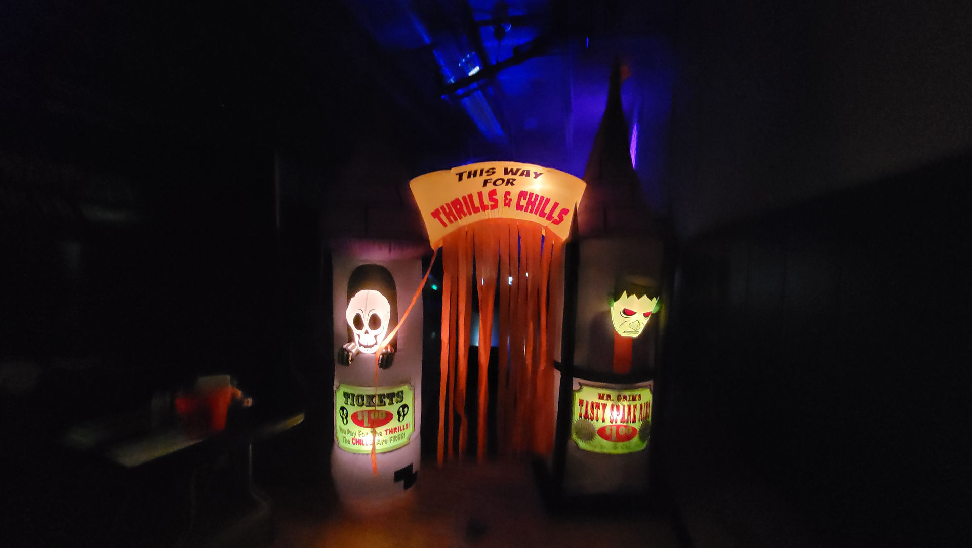 Halloween inflatable display: 