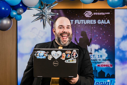 Man holding laptop 